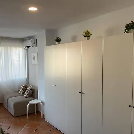 Helios - City Center - Parking Apartment