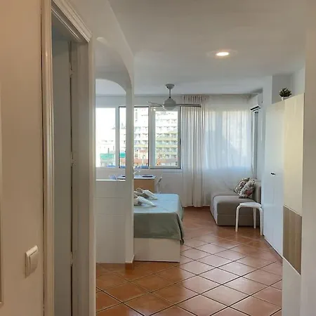 Helios - City Center - Parking Apartment